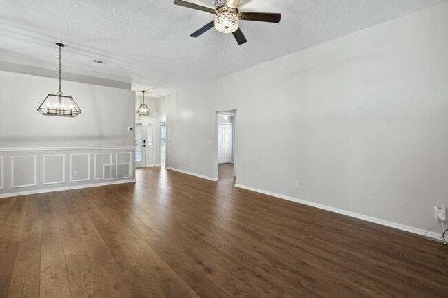 Building Photo - 1727 Canopy Oaks Dr