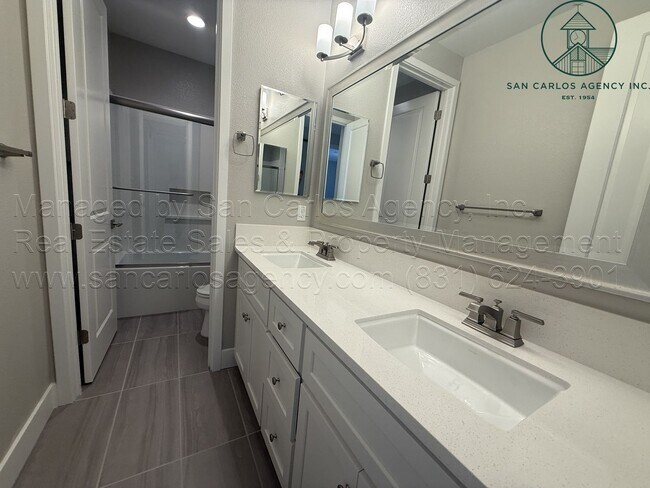 Building Photo - 266 Sandy Gulch Dr