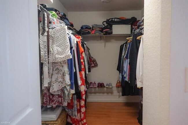 Building Photo - 4 br, 3 bath Townhome - 4253 SW 124th Ter