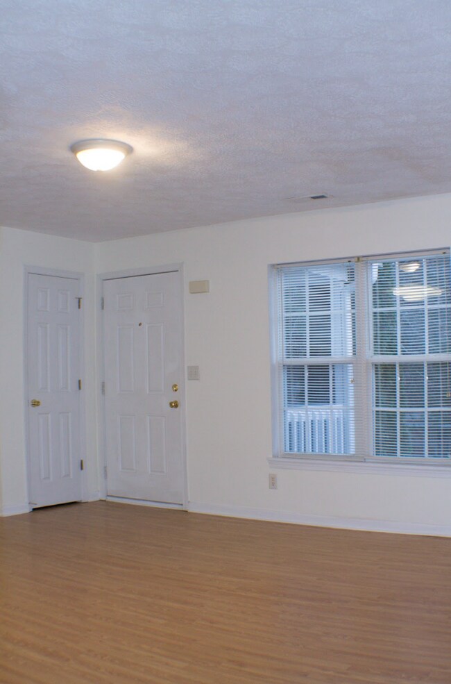 Building Photo - 1416 Highland Ave