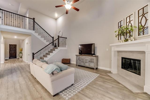 Building Photo - 16025 Plum Ct