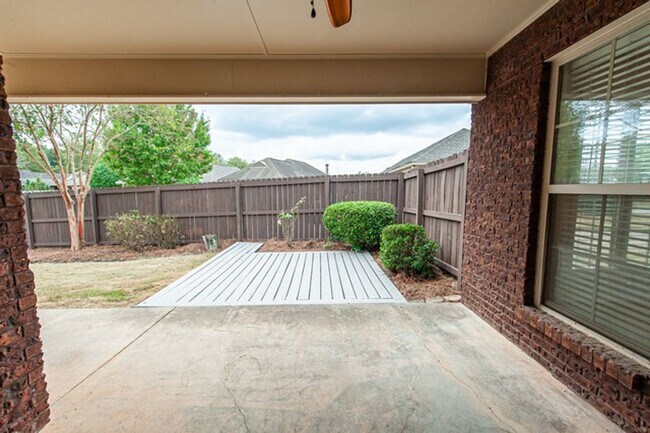 Building Photo - 8740 Lindsey Ln