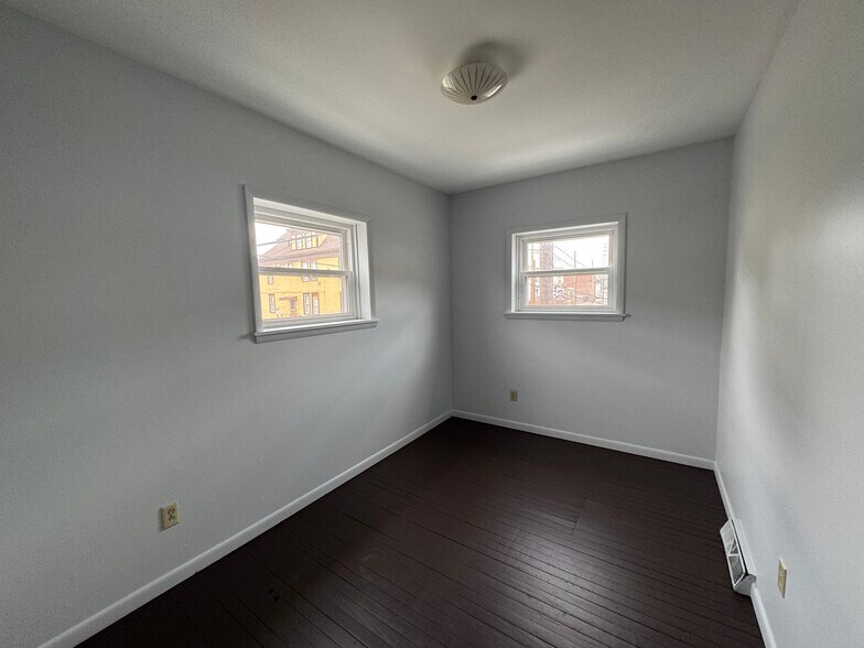 Building Photo - 4400 Jacob St