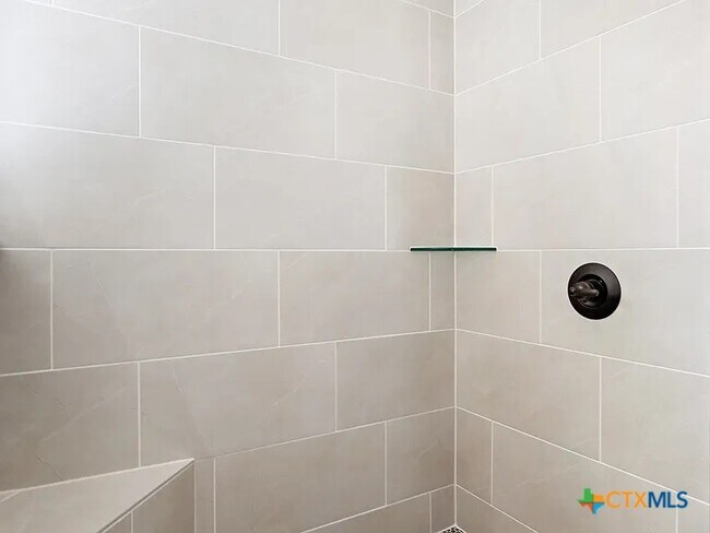 Building Photo - 602 Dred Roger Circle