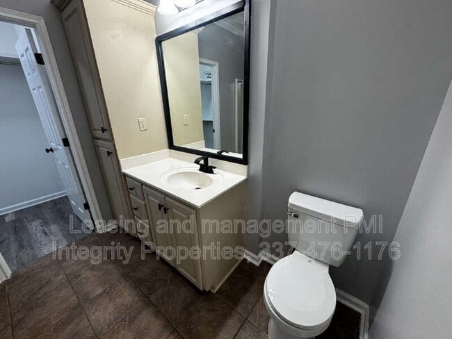 Building Photo - 201 Pavilion St