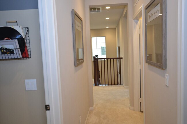 Building Photo - 1005 Sea Glass Wy