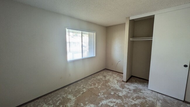 Building Photo - Townhome in Scripps Ranch - Available in July