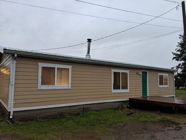 Building Photo - Three Bedroom Two Bathroom Mobile Home for...