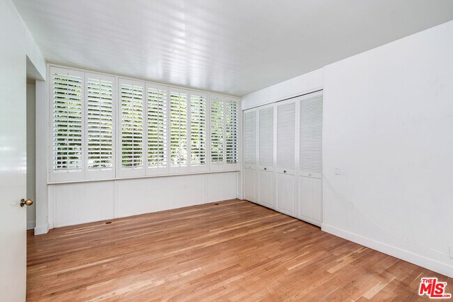 Building Photo - 211 S Spalding Dr