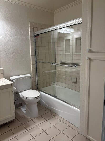 Building Photo - 444 Racquet Landing