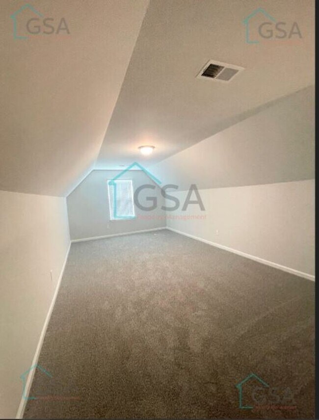 Building Photo - 3 Bedroom 2 Bath Lyman, SC 29365 Available...