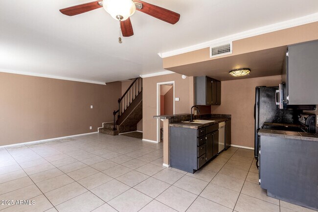 Building Photo - 17014 E Calle Del Oro