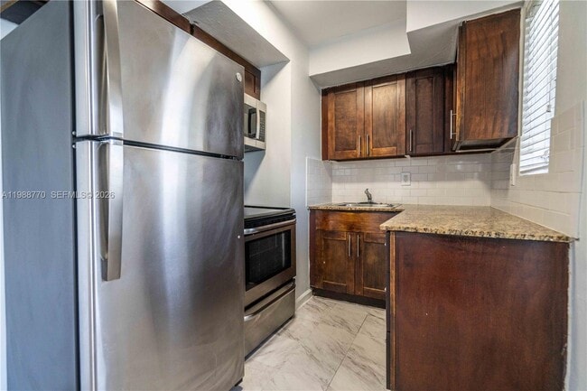 Building Photo - 7931 East Dr