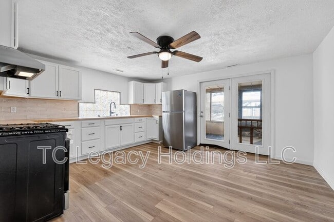 Building Photo - 218 George St