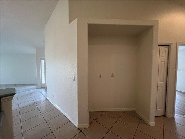 Building Photo - 4396 Fairway Dr