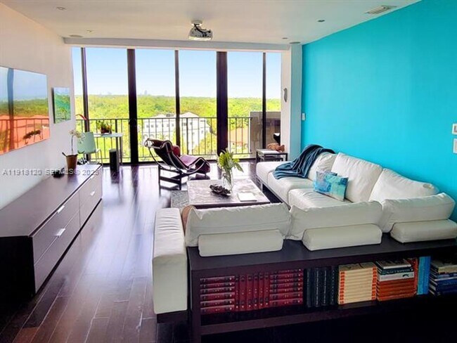 Building Photo - 77 Crandon Blvd