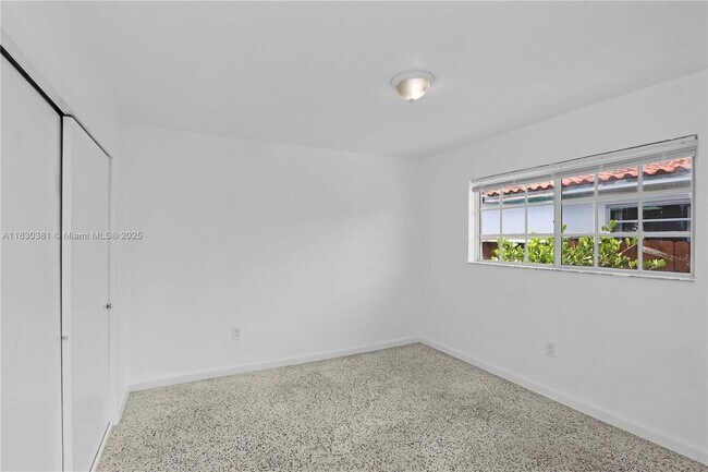 Building Photo - 3531 SW 91 Ave