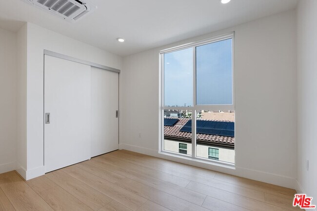 Building Photo - 8561 Belmont St