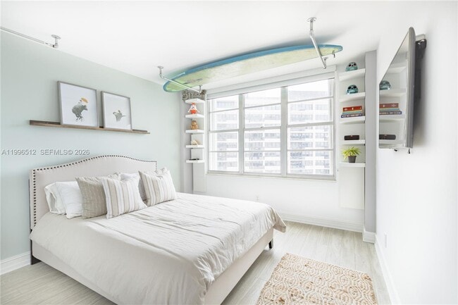 Building Photo - 5161 Collins Ave