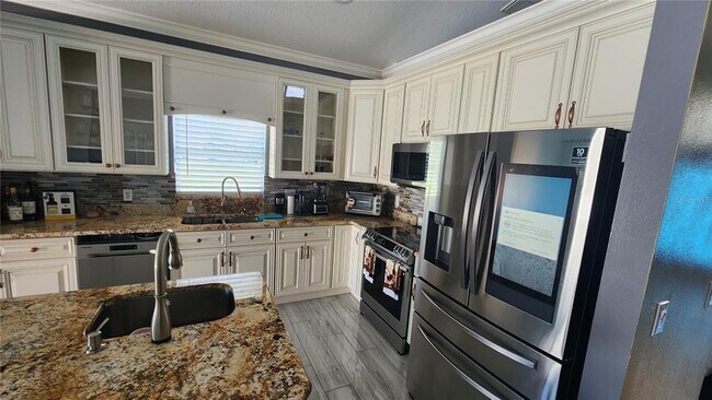 Building Photo - 7809 Rex Hill Trail