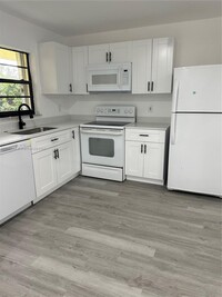 Building Photo - 6560 SW 49th St
