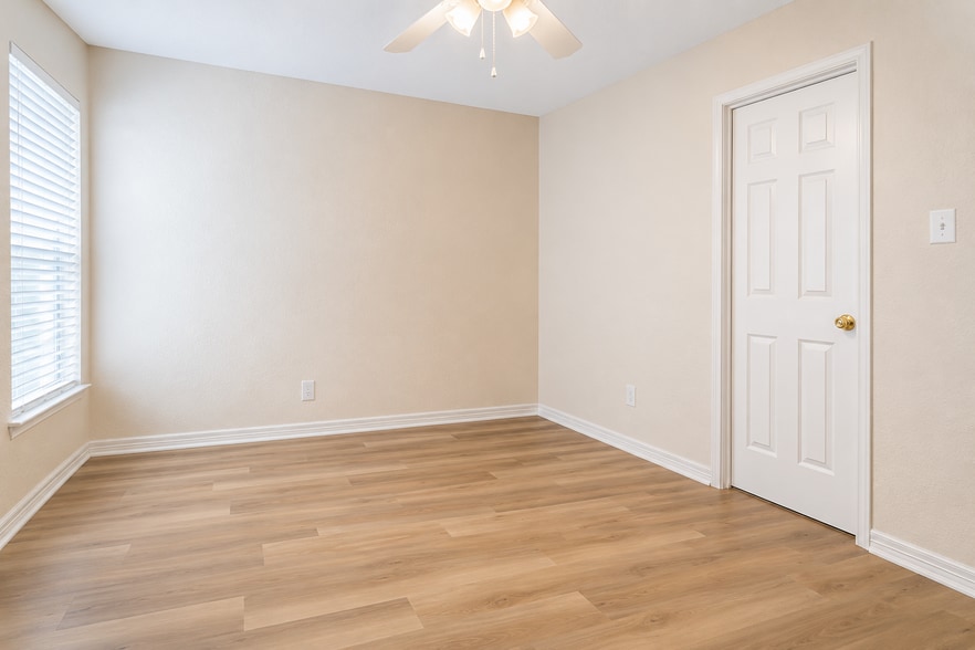 Building Photo - 5427 Denmans Loop