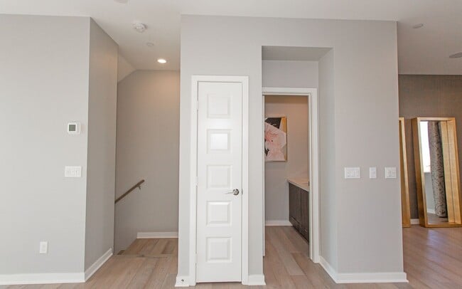 Building Photo - Beautiful contemporary design home in Bressi Ranch!