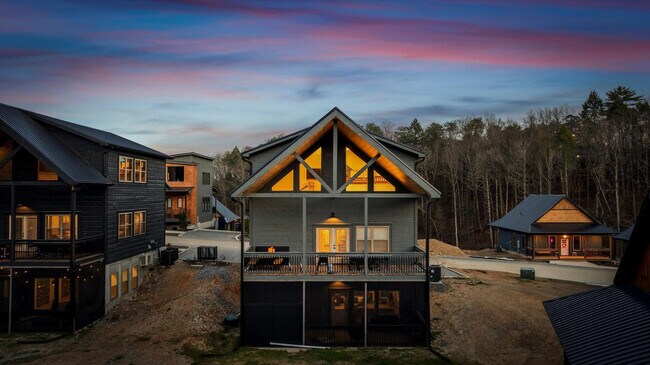 Building Photo - 532 Warbonnet Wy