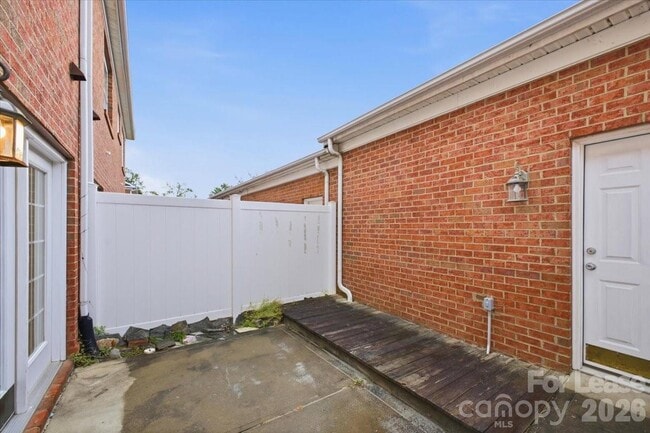 Building Photo - 6928 Creft Cir