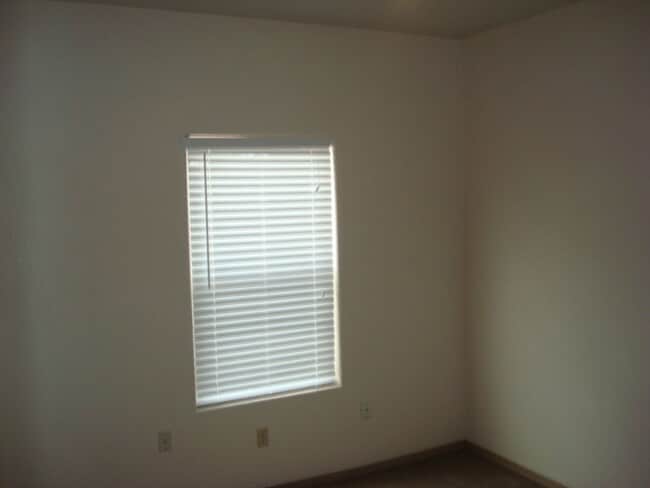 Building Photo - Cute Townhouse in Desirable Area- Close to...