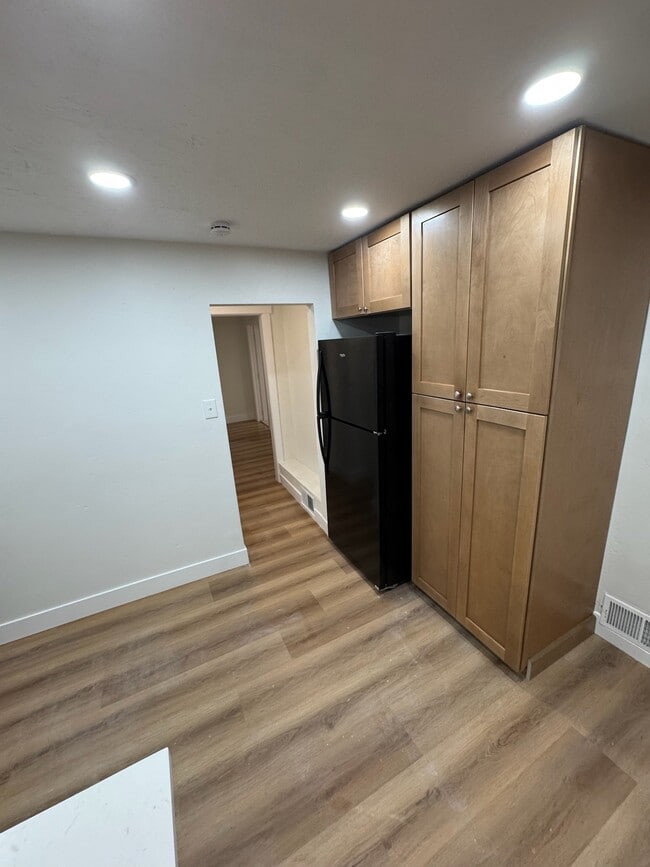Building Photo - 1216 S 1100 E
