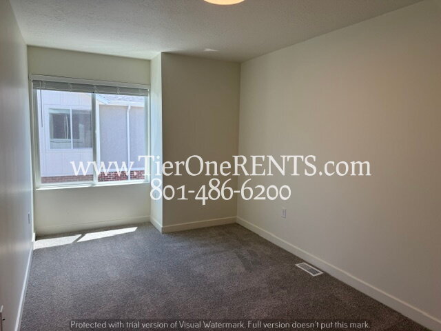 Building Photo - NO DEPOSIT option available for qualified renters with Obligo