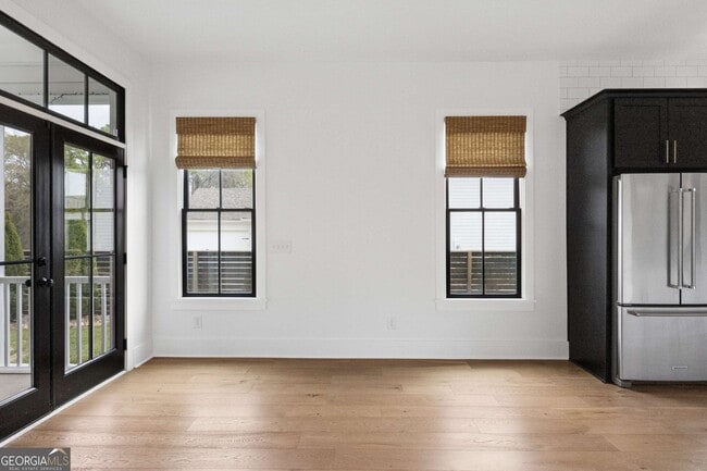 Building Photo - 98 Middle St