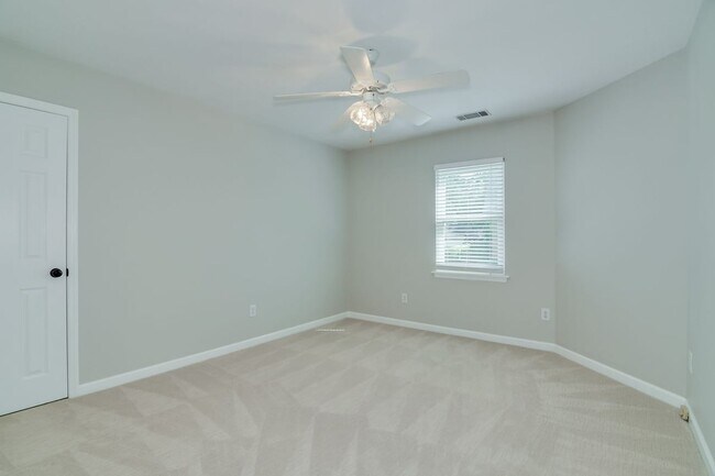 Building Photo - 486 Granite Point