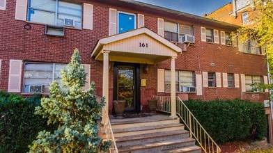 Building Photo - 161 North Arlington Avenue