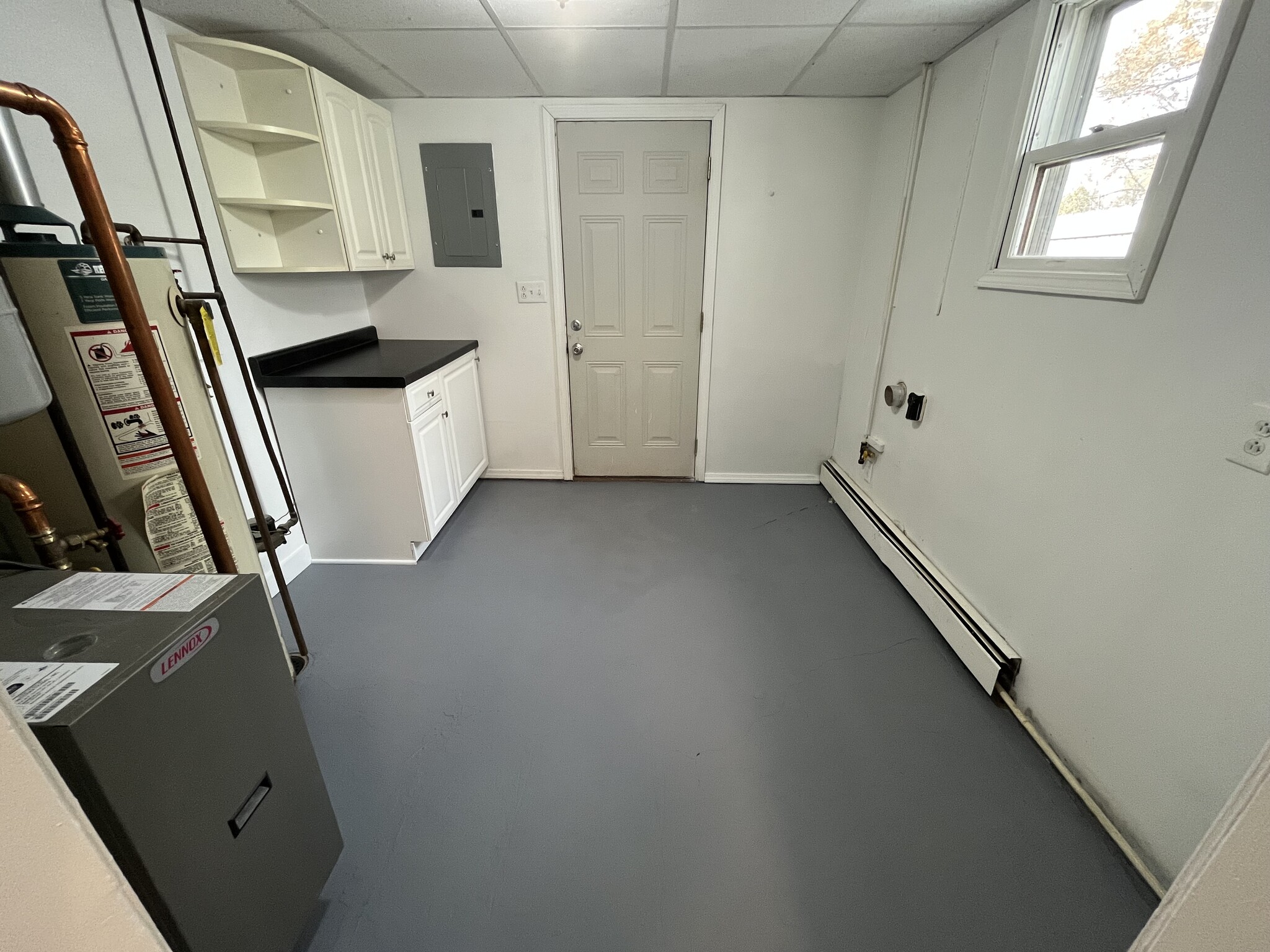 Building Photo - 1209 Rosewood Dr NE