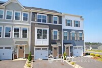 Building Photo - Spacious 4-Bed, 3.5-Bath with Garage!