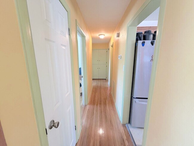 Building Photo - Charming 3 Bedroom, 2 Bathroom NE ABQ Home. Refrigerated Air! Spacious backyard. Near Uptown
