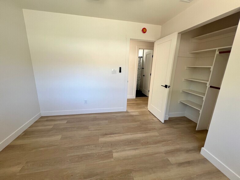 Building Photo - 1327 Tanglewood Dr