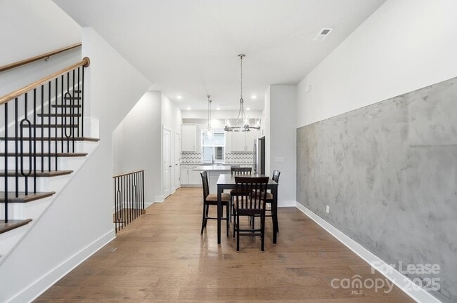 Building Photo - 1312 Nandina St