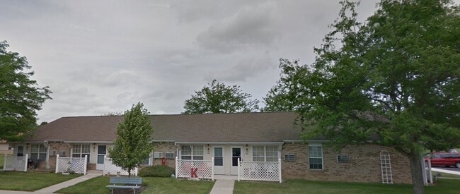 Primary Photo - 995 Meadow Ln