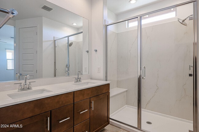 Building Photo - 2071 W Bramble Berry Ln