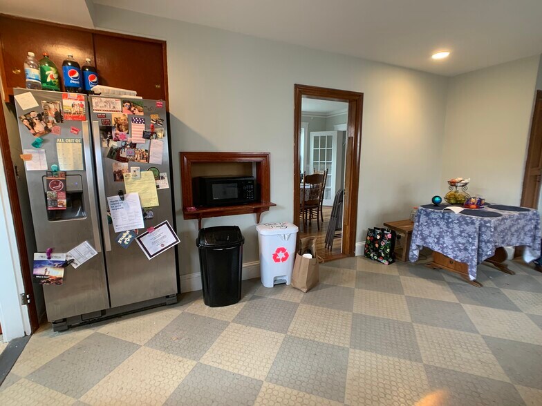 Building Photo - 204 Chiswick Rd