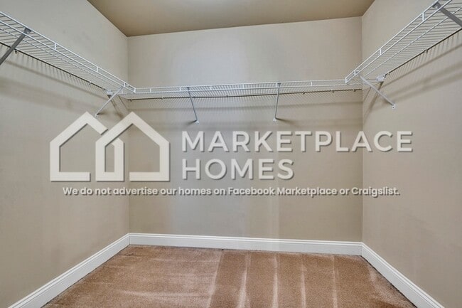 Building Photo - 220 Fields Pond Dr