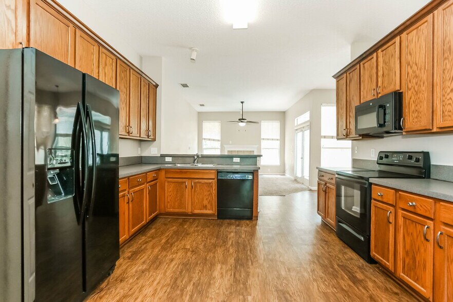 Building Photo - 407 Sparrow Branch Cir