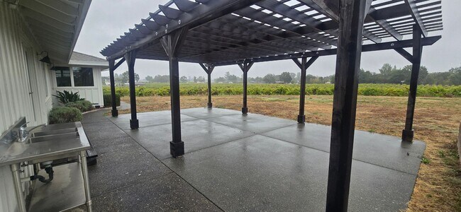 Building Photo - 1830 Olivet Rd