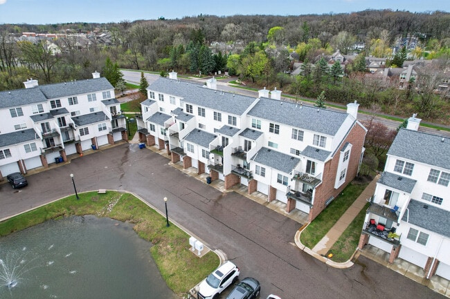 Building Photo - 1930 Lindsay Ln