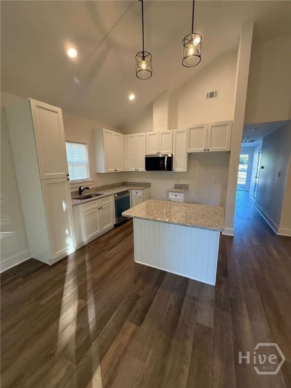 Building Photo - 7 Helmken St