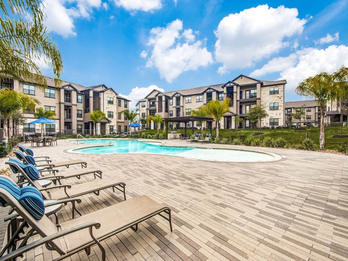 West Creek Apartments Conroe