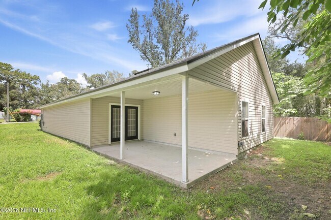 Building Photo - 2742 Aubrey Ave